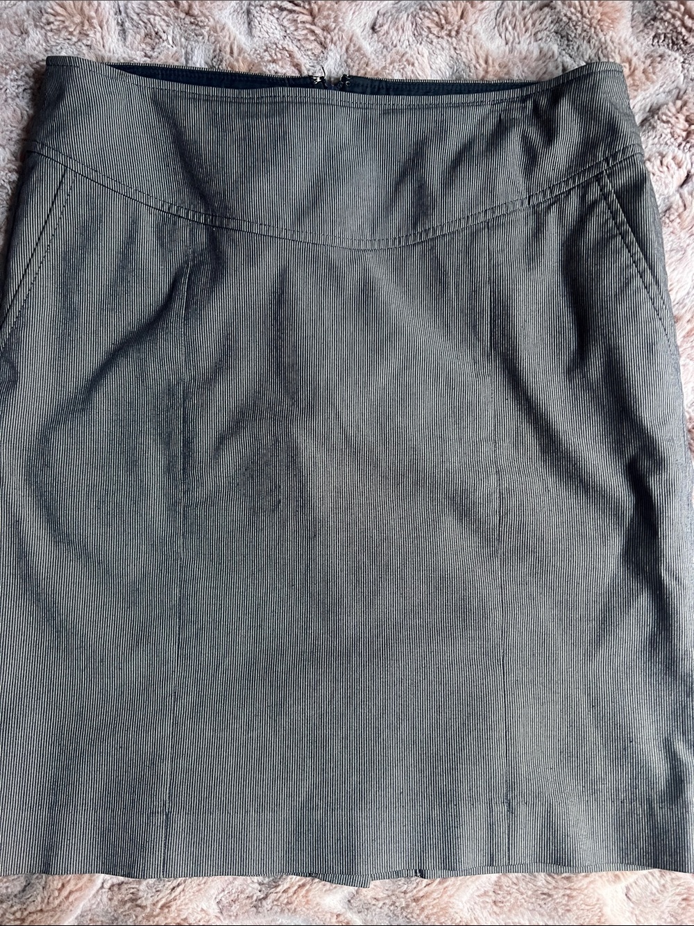 Banana Republic Gray Pinstripe Pencil Skirt